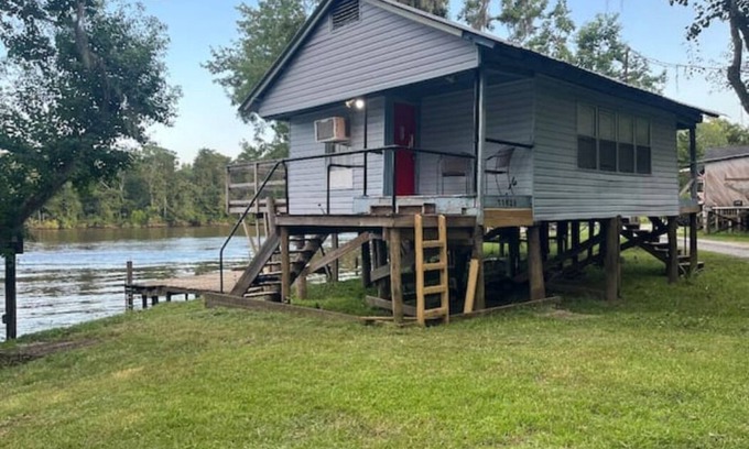 Vancleave House | Relaxing on the River