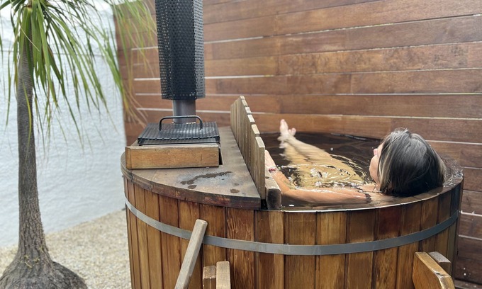 Somerset House | Relaxing Outdoor Bath & Hot tub - 41 Found
