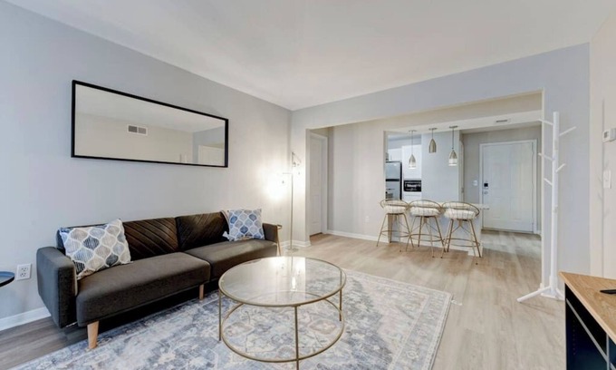Pleasant Valley Apartment | Relaxing Pool Spacious 4BR 4BA Close to Everything