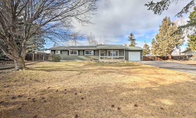 Redmond House | Relaxing Redmond Retreat: Golf, Hike & Ski!