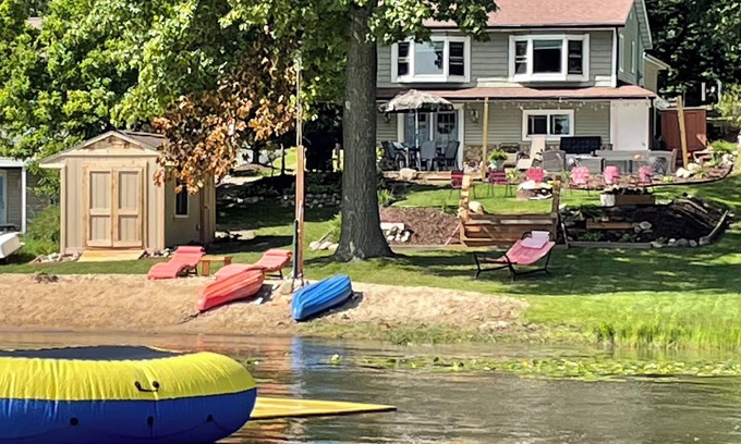 Lakeview House | Relaxing Retreat Bella Lakehouse on Townline Laken