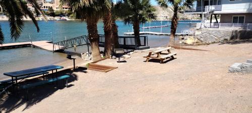 Bullhead City Apartment | Relaxing River Family Retreat