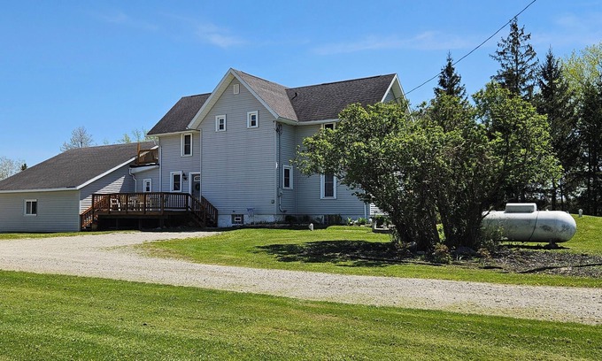 Dodge Other | Relaxing Spacious farmhouse with fire-pit and family friendly amenities