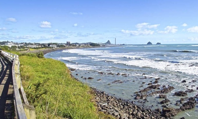 New Plymouth House | Relaxing Townhouse in New Plymouth