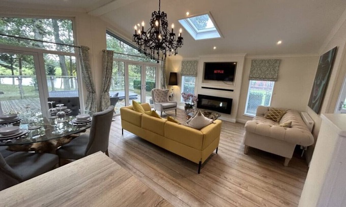 Congleton Cabin | Relaxing Woodland Retreat