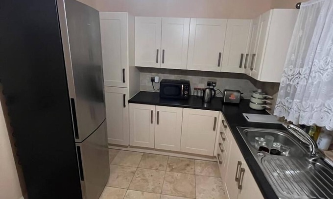 Westcliff-on-Sea House | Remarkable 3-Bed House in Westcliff-on-Sea