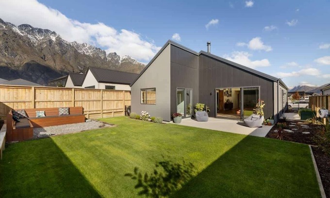 Kawarau Falls House | Remarkable Retreat Su