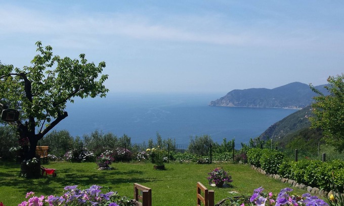 Riomaggiore Apartment | REMIGIU Typical residence with a wonderful sea view in the 5 Terre national park