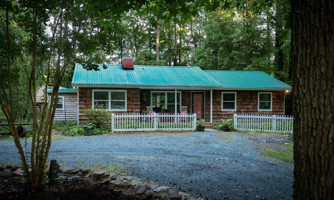 Delmar Cottage | Remodel Cottage with Pond on Three Acres