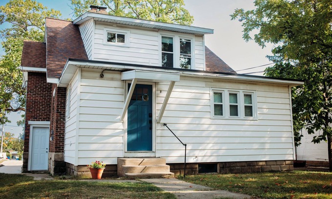 Big Rapids House | Remodeled 1-Bedroom Duplex w/AC, WiFi in Heart of Big Rapids