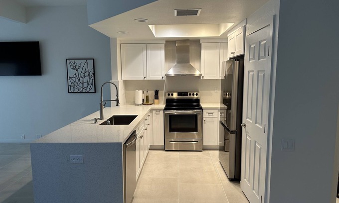 Palm Desert House | Remodeled 2 bed 3 bath Ironwood Country Club Private Spa in Courtyard