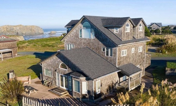 Bandon House | Remodeled 2023 Avanti: The Golfers' Destination