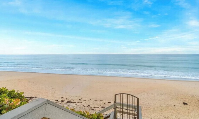 Orchid Island Condo | Remodeled 3 bedroom condo, only 100 feet from the sandy private beach. Sleeps 10