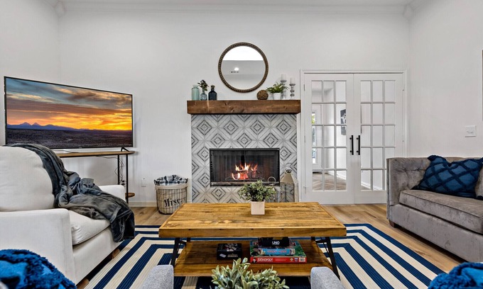 Frisco House | Remodeled 4 bedroom plus office in Downtown Frisco, Texas.
