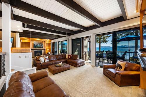 Brockway House | Remodeled 4BR Lakefront with Exceptional Amenities