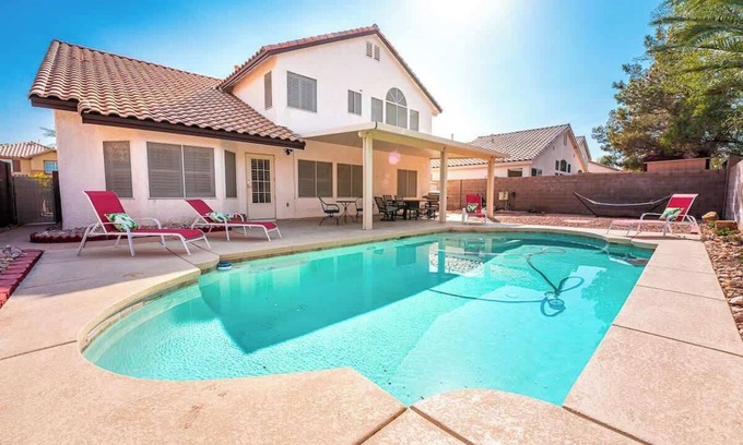 Gibson Springs House | Remodeled 5 Bedroom Stunner close to LV Strip!