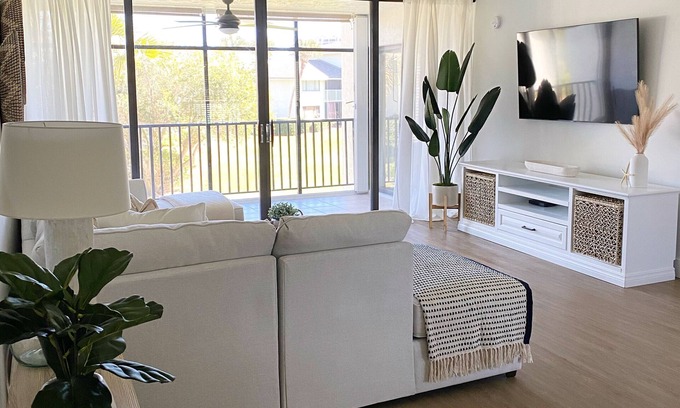 Fort Pierce Condo | ✨Remodeled Beach Condo 2/2. just a few steps away from the beach 🏖