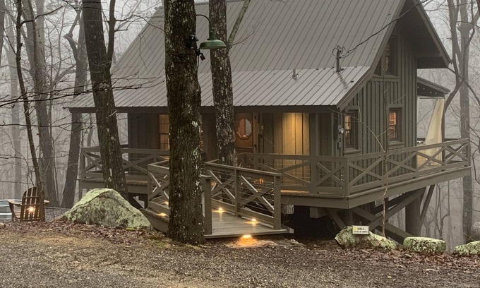 Mentone House | Remodeled Cabin near DeSoto State Park and Downtown Mentone