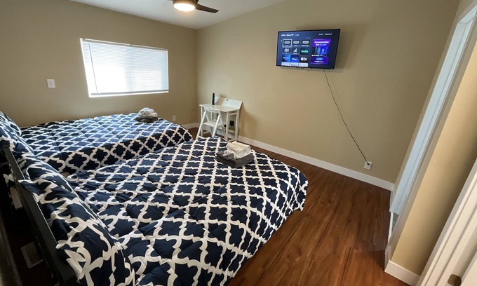 Sunrise Manor House | Remodeled comfy home with great indoor atmosphere only 18 min to Las Vegas strip