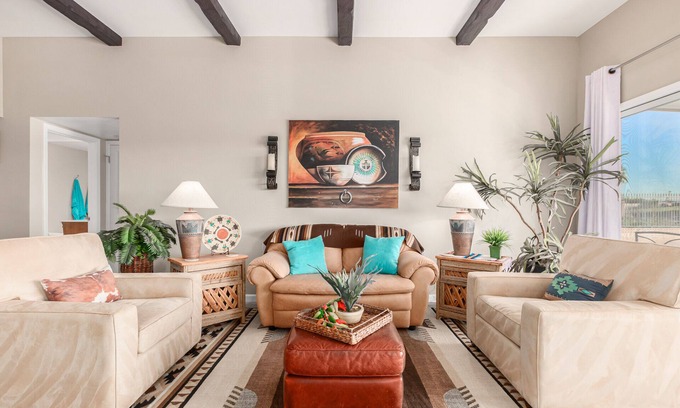 Sun City House | Remodeled designers home with sunrises and sunset views on Palm Brook Golf !