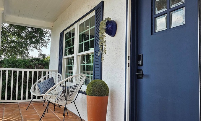 Sunland-Tujunga House | Remodeled/Furnished Duplex with mountain views