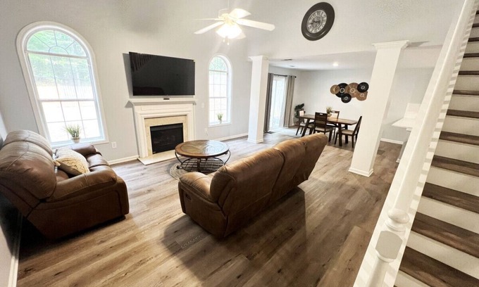 Kennesaw House | Remodeled Gem, Total Comfort