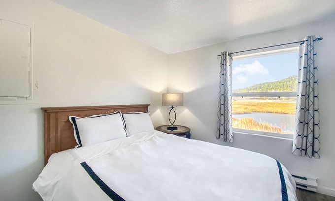Aspen Park House | Remodeled getaway with nearby shopping center
