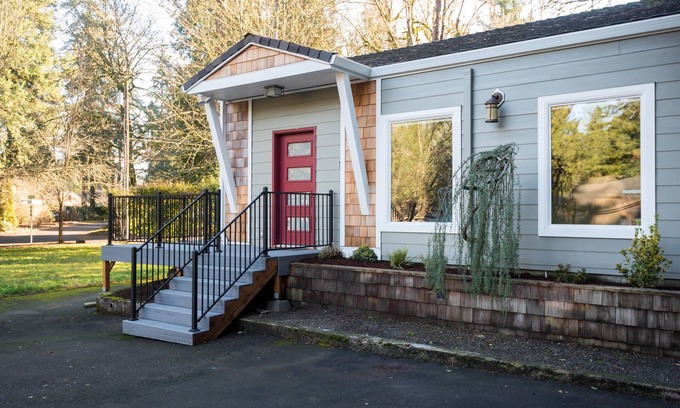 Oak Grove House | Remodeled Guesthouse with separate Riverfront Patio and dock+river access
