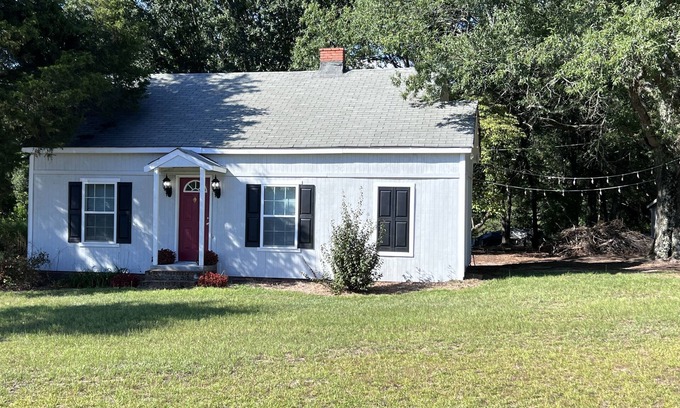 Chesterfield County House | Remodeled historic house, near Pageland, with WI-FI and parking FREE