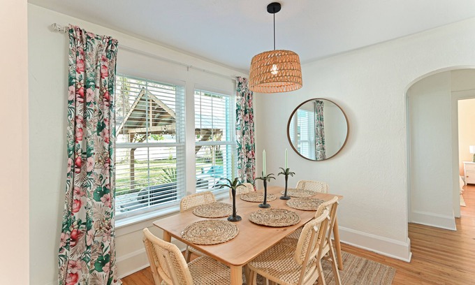 River District House | Remodeled home in Historic neighborhood. 20 min.~ AMI/5 min ~downtown Bradenton