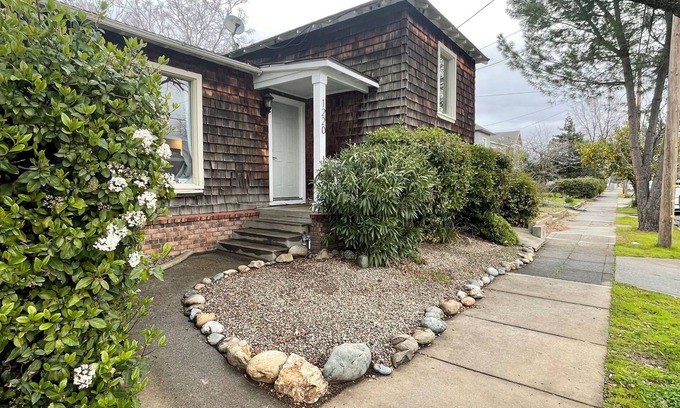 Oroville House | Remodeled Home in Historic Downtown Oroville Riverfront District