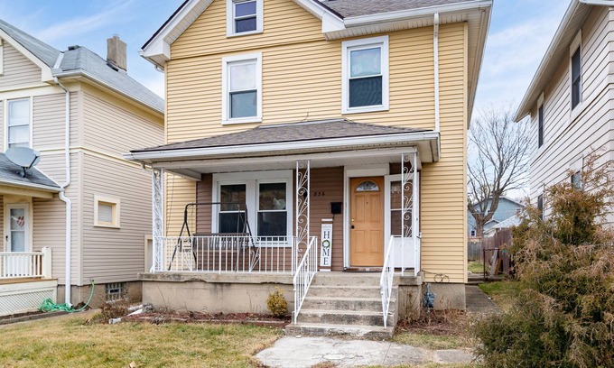 Dayton House | Remodeled home just minutes from Downtown, Oregon District & more!