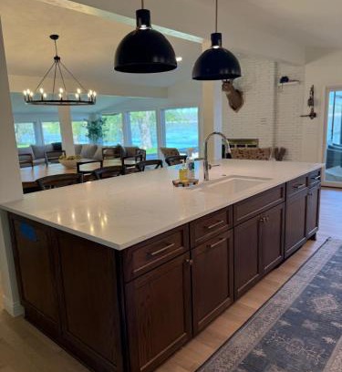 Green Lake House | Remodeled Lake Retreat Putting Green, Game RoomBar