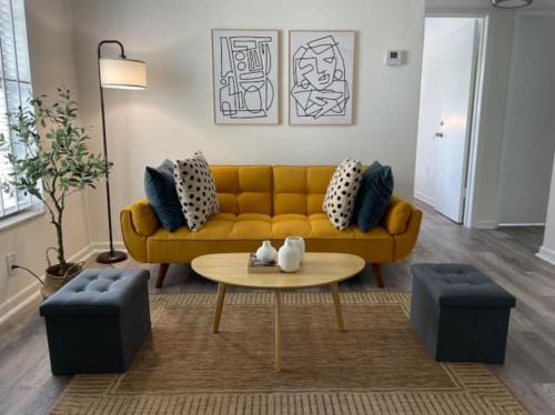 East Little Havana Apartment | Remodeled Little Havanna Apartments great location