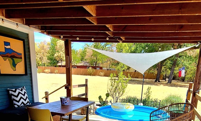 Glen Rose Other | Remodeled Modern Farmhouse on acreage near ALL area attractions🌳