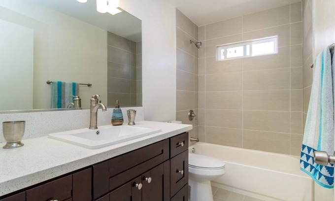 Stockton House | Remodeled Private 3BD, Hot Tub Woof Woof and Parking