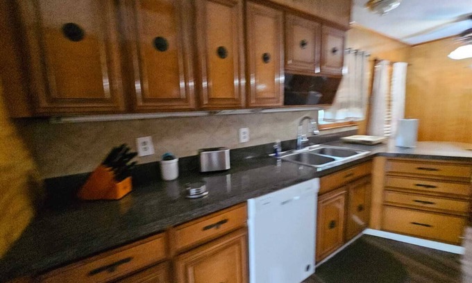 Memphis House | Remodeled Spacious 5BR near Elvis Presley' Graceland