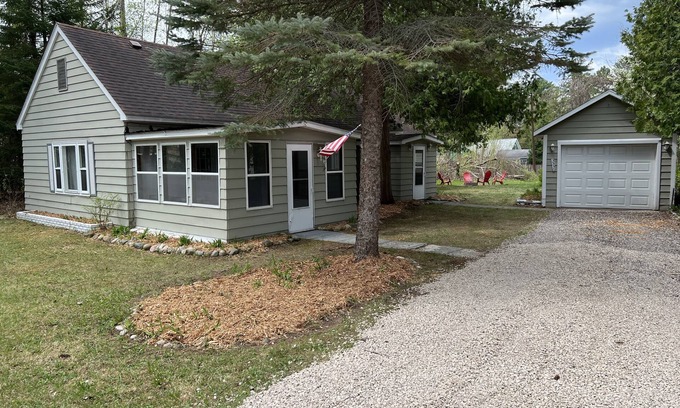 Indian River Cottage | Remodeled Vacation Cottage - Downtown Indian River