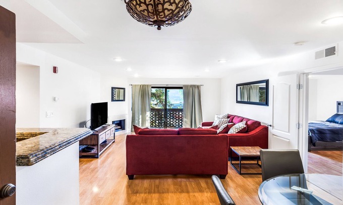 Woodland Hills Condo | Remodeled Warner Center Condo