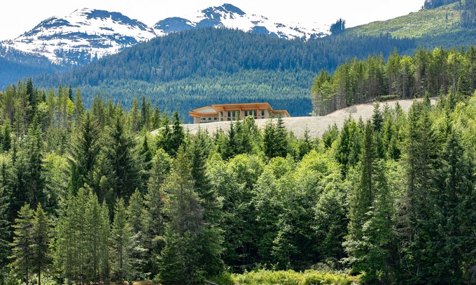 Regional District of Kitimat-Stikine House | Remote Luxury Waterfront Mountain Estate
