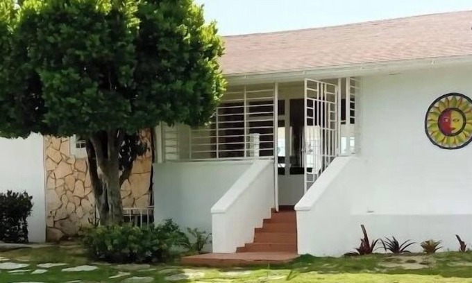 Adelaide House | Remote sandy beach, Chill in nature and adventures of the sea at a beach cottage