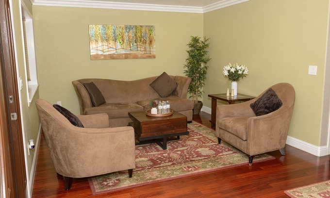 Santa Clara House | Remote work, visitor's Love 4B with 2x suites/3BR- Levis, Kaiser, Great America