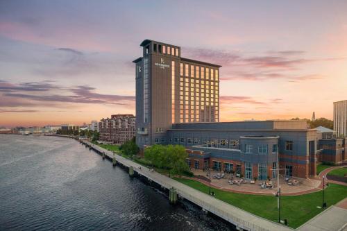 Portsmouth Hotel | Renaissance Portsmouth-Norfolk Waterfront Hotel