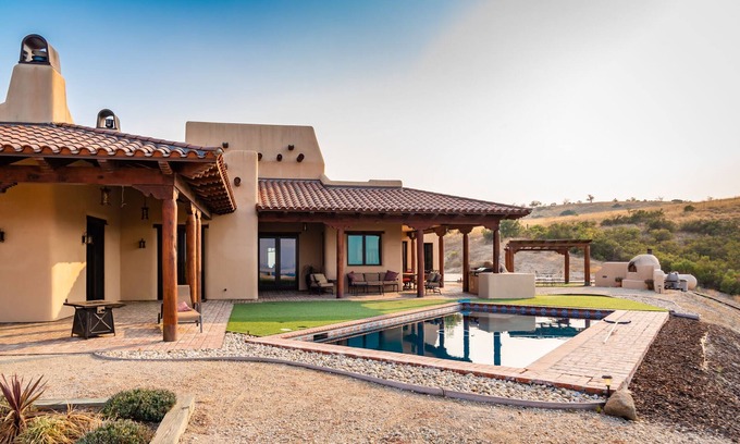 Templeton House | Renata's Retreat-Luxury Wine Country Home with Pool and Hot Tub!