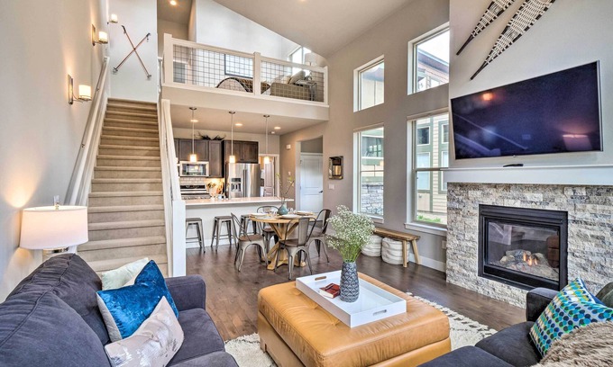 Rendezvous Cabin | 'Rendezvous Buckhorn Cabin' By Hiking Trails