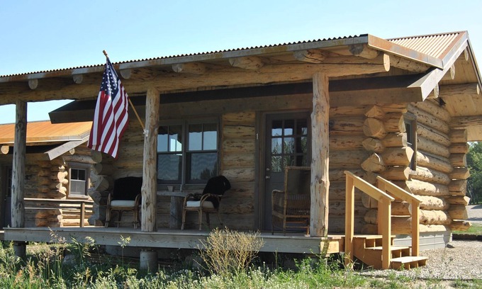 Roberts Cabin | Rendezvous Cabin @ Paris Montana® on Rock Creek