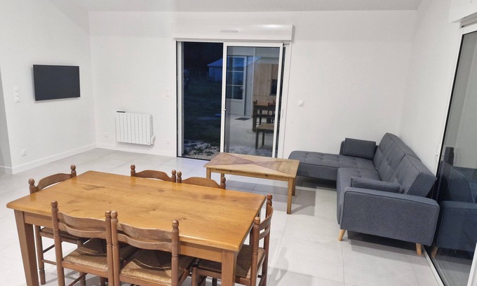 Saint-Genis-de-Saintonge House | Renovated country house in a small hamlet surrounded by nature