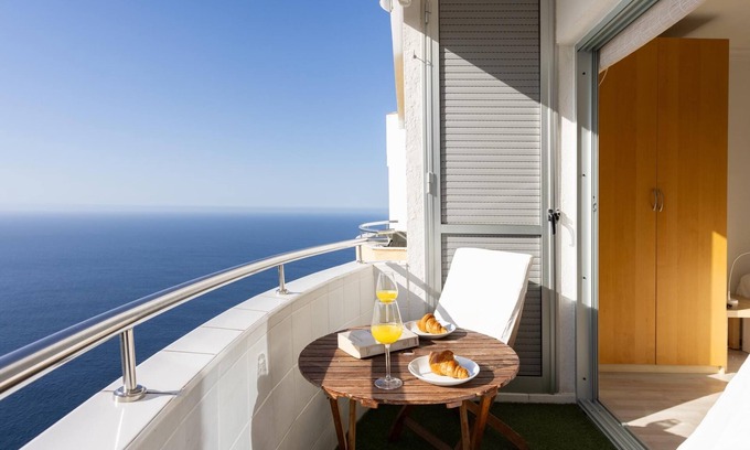 Puntillo del Sol Apartment | Renovado estudio con vistas al mar