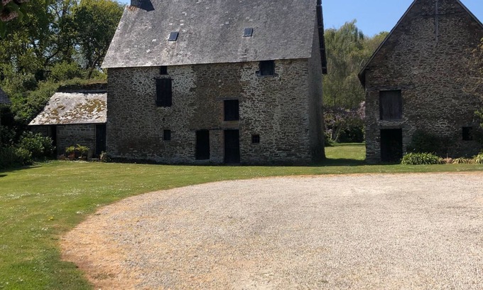 Saint-Meloir-des-Ondes House | Renovated 17th century house with large garden, quiet, close to beaches