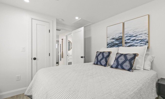 Dennis Port Cottage | RENOVATED: 1 Bedroom/1Bath, Close to the Beach!